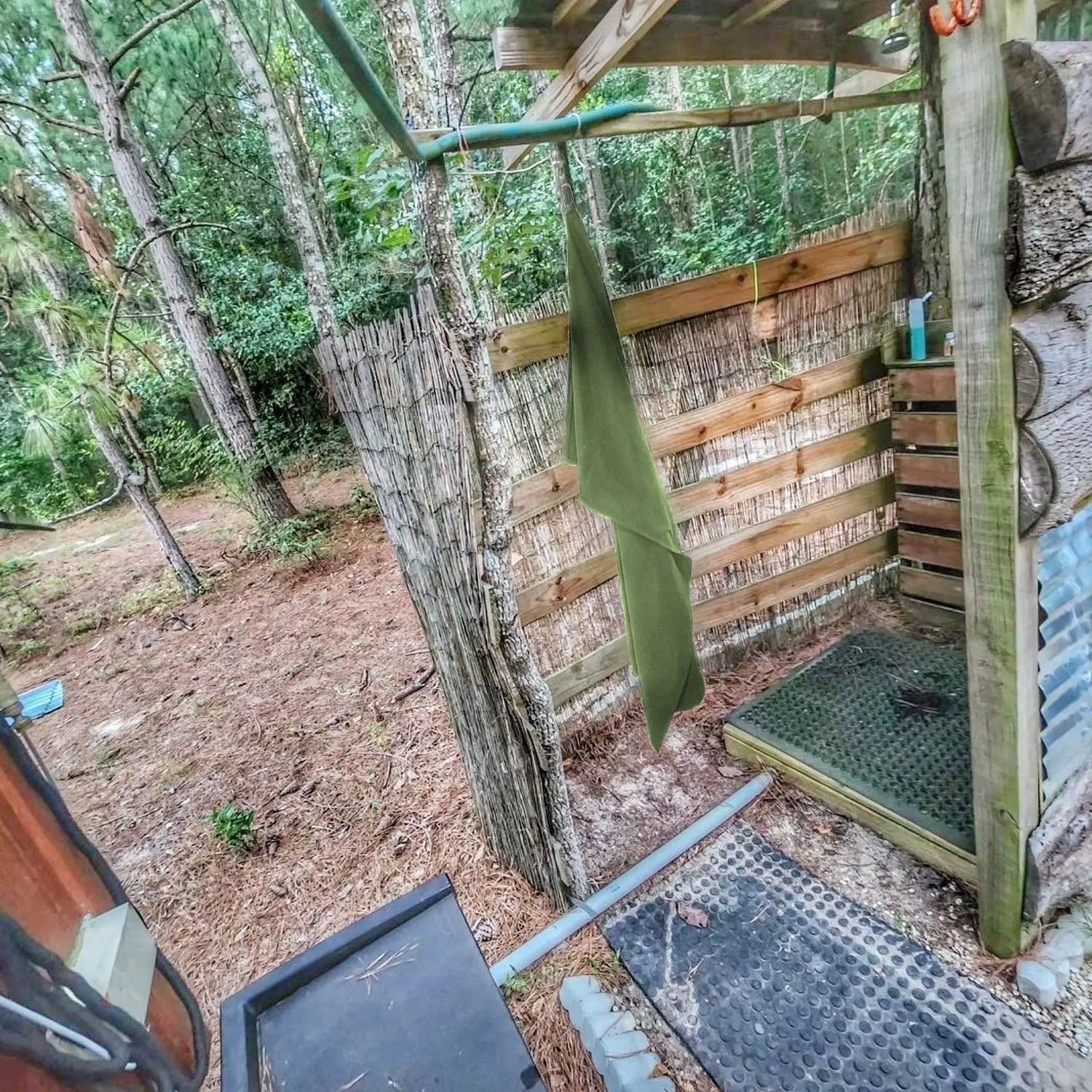 Bunk Towel - Multipurpose oversized bath towel, ground cloth, or privacy curtain. Superesse Straps LLC