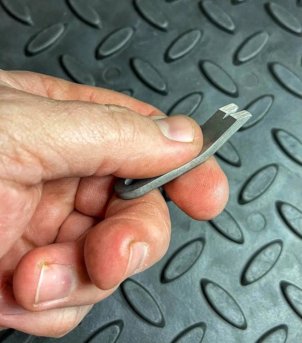 Superesse Micro Task Tool (S-MTT): EDC Pry Implement Superesse Straps LLC