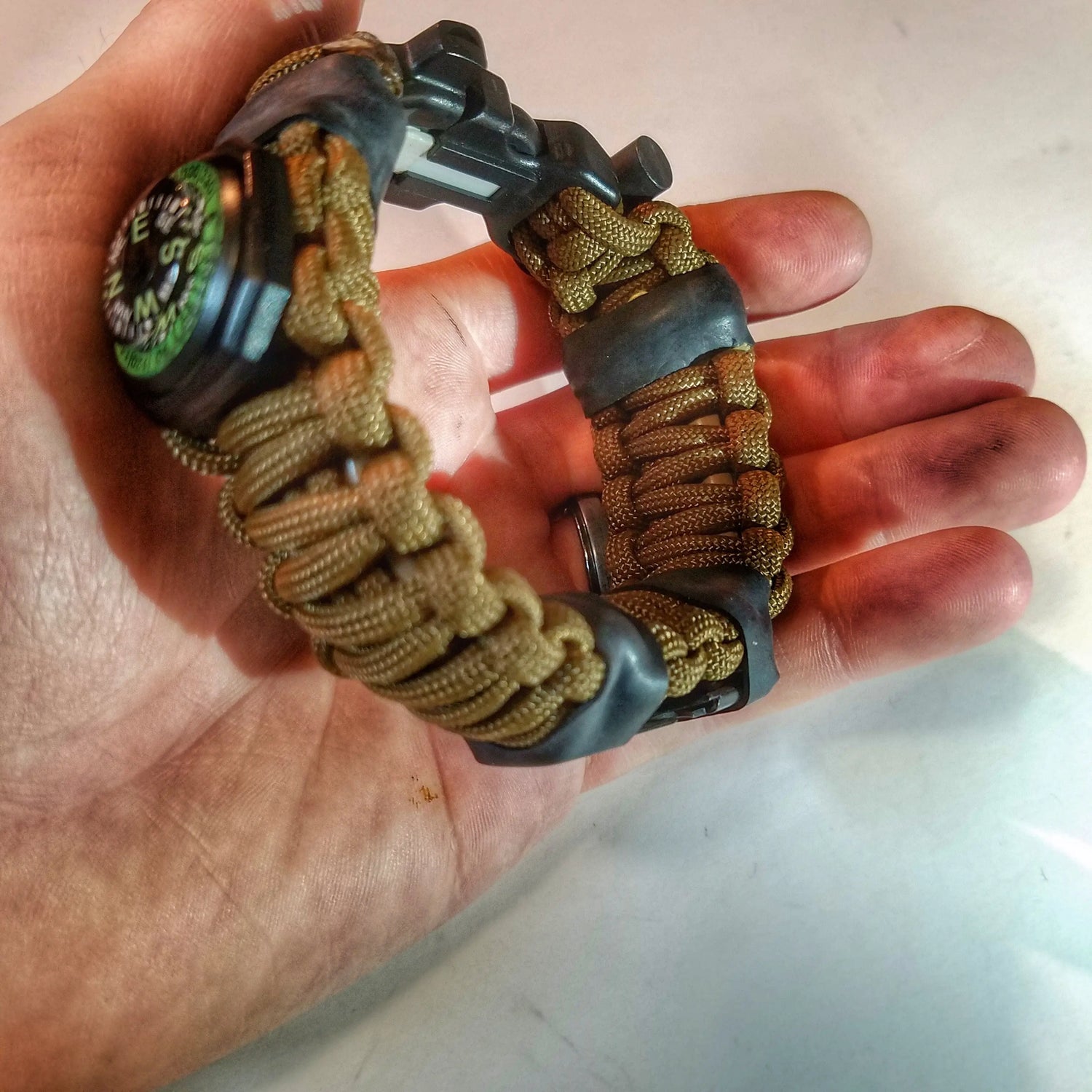 Bug Out Bracelet - Paracord Bracelet, Survive Offgrid with 30 item last ditch effort kit. Superesse Straps LLC