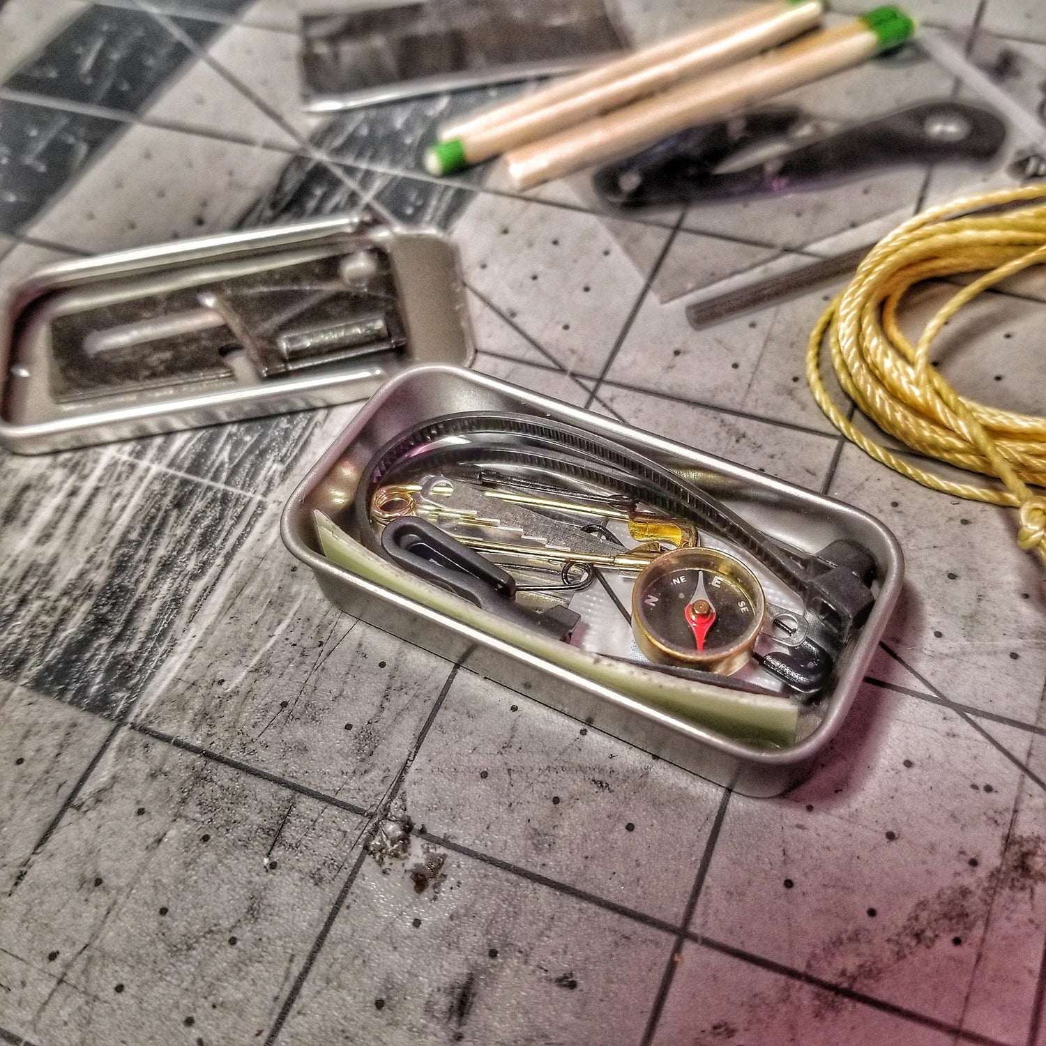 EDC Pocket Tin - Compartmentalized Survival Kits Superesse Straps LLC