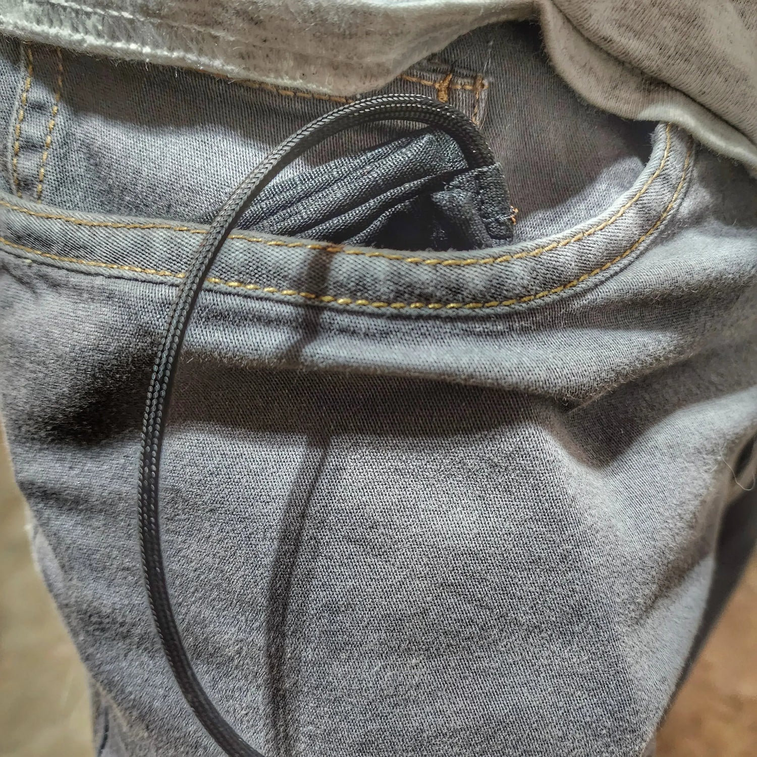 Pull Cloth - Lightweight minimalist handkerchief with paracord lanyard. Superesse Straps LLC