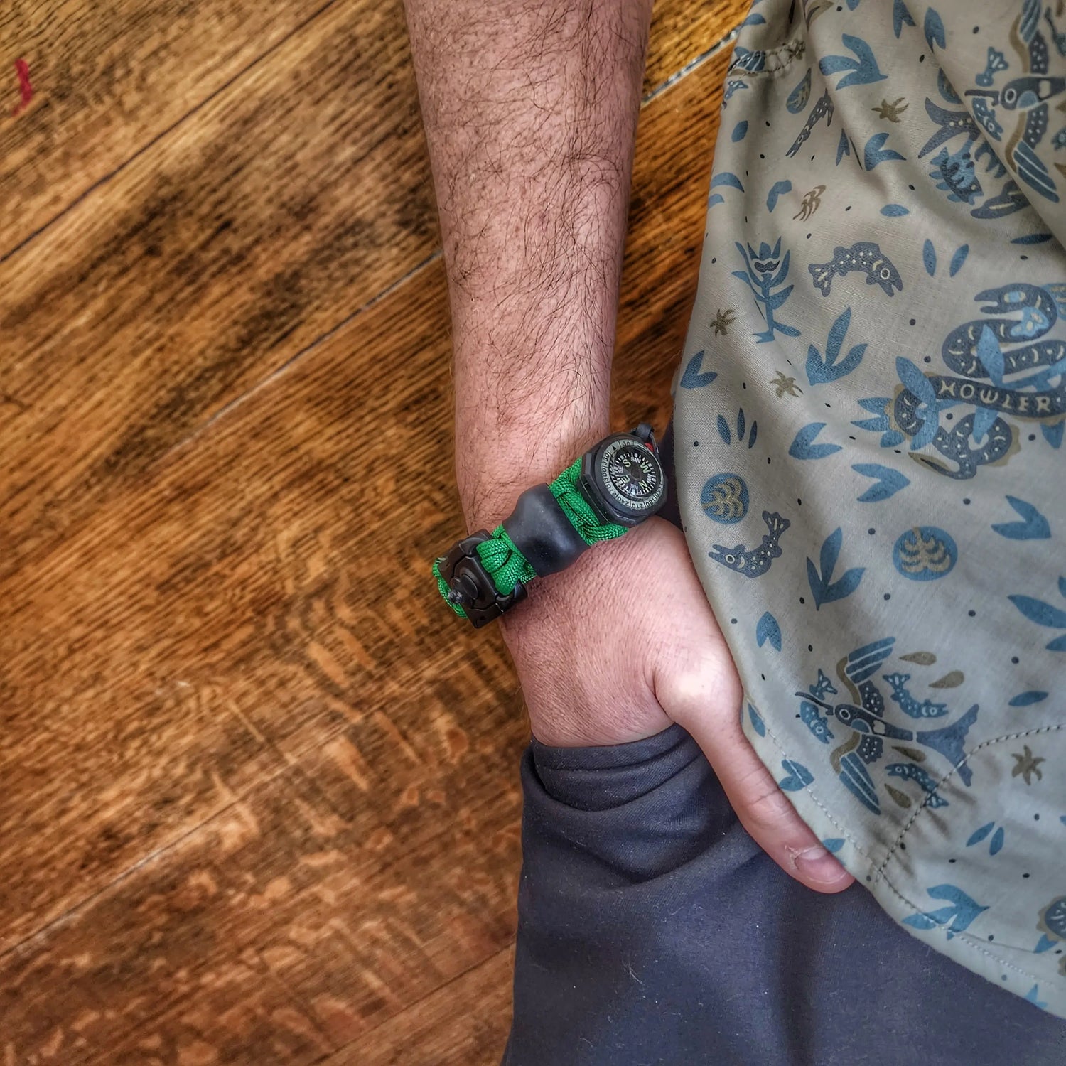 EDC Prepper - Paracord Bracelet Urban Tool Kit Equipped w/ LED Light, fire starter, blade, compass. Superesse Straps LLC