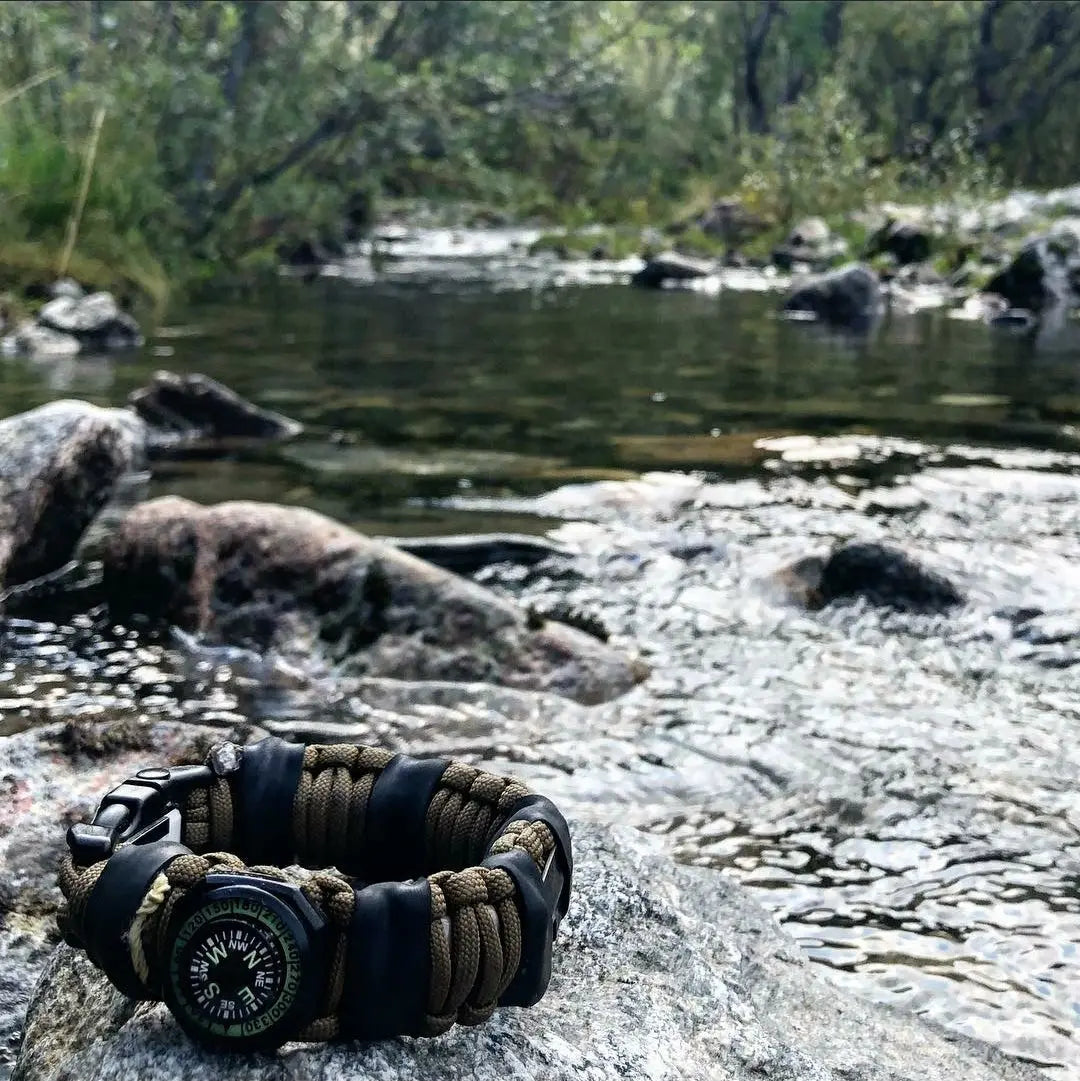 Bug Out Bracelet - Paracord Bracelet, Survive Offgrid with 30 item last ditch effort kit. Superesse Straps LLC