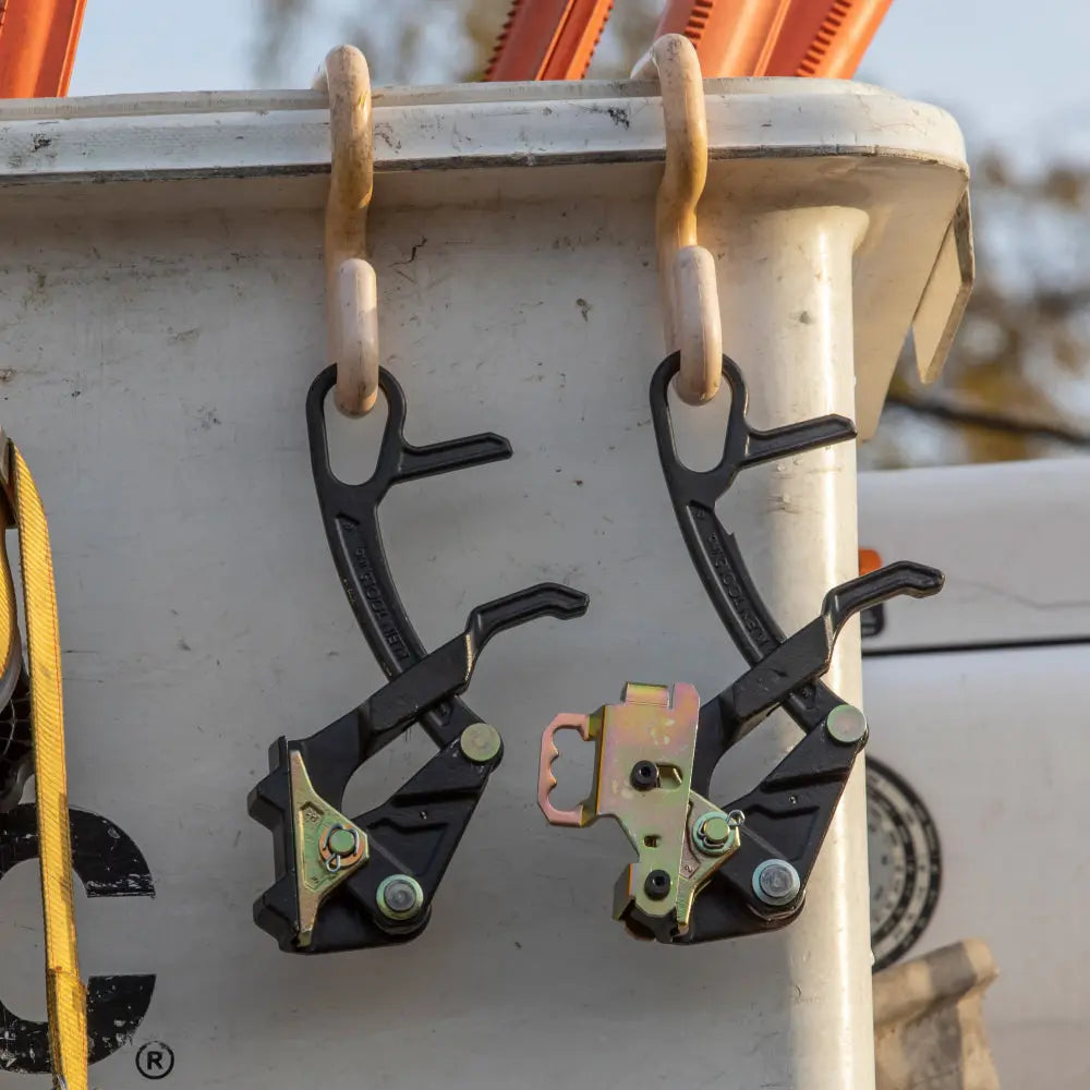 Klein Wide Range Distribution Grip with Hot Latch Klein Tools