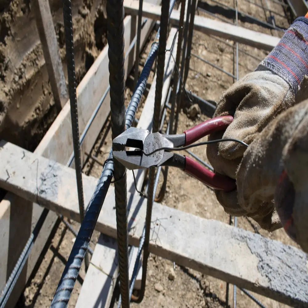 Klein Heavy-Duty Lineman’s Pliers, Thicker-Dipped Handle Klein Tools