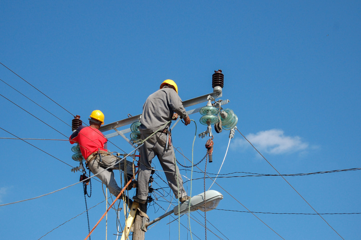 Linemen's Lifeline: Understanding the Vital Role of  Grounding and Bonding in Electrical Safety