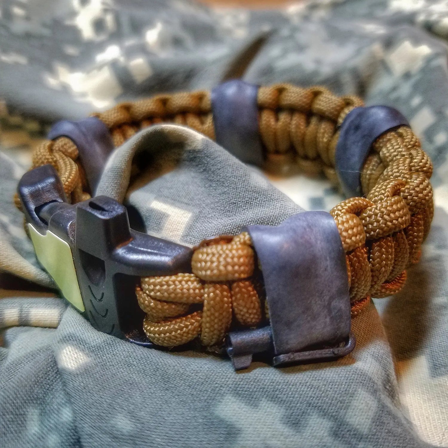 Expeditious Band - Quick Deploy SERE, Hunting, and EDC Survival Bracelet. Superesse Straps LLC