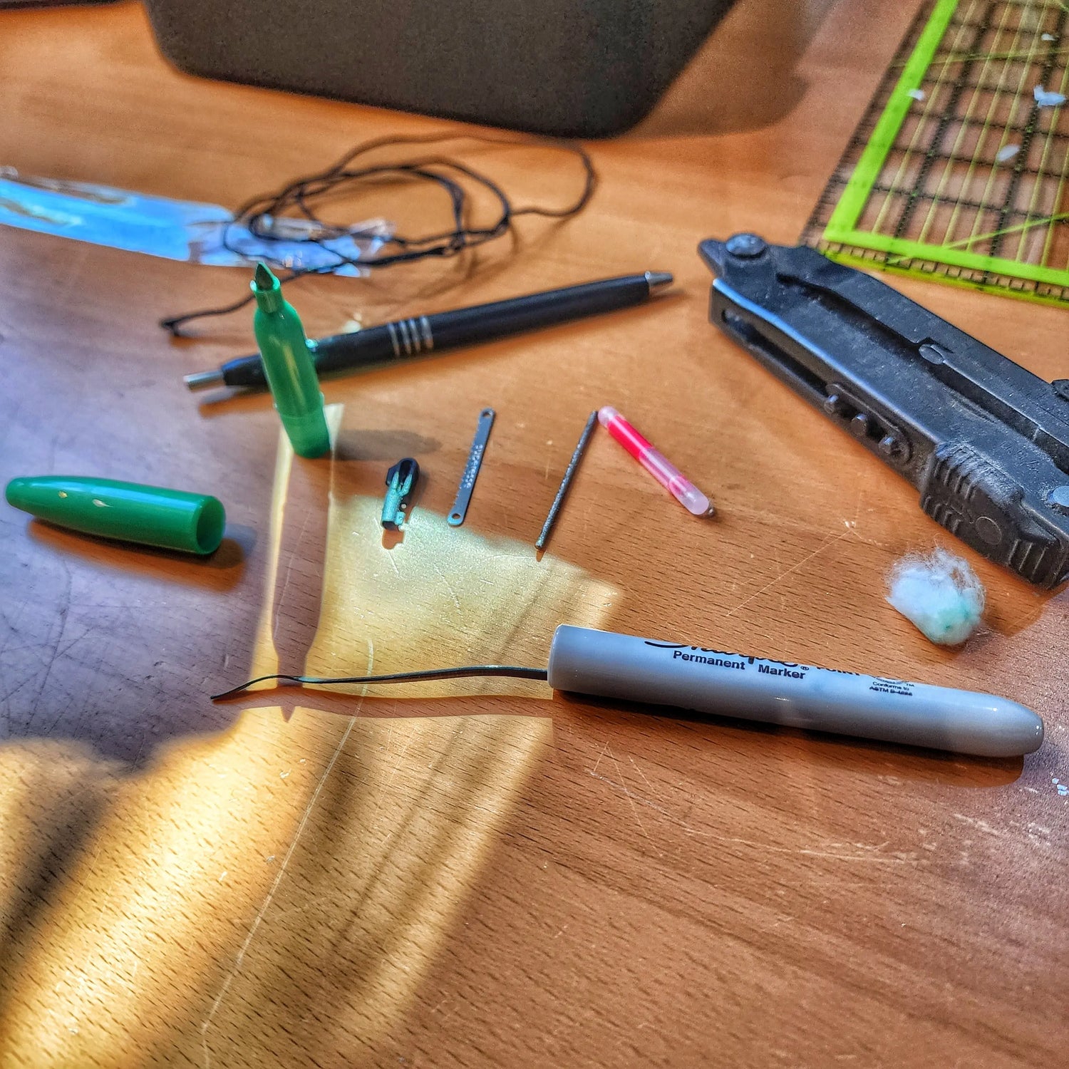 EDC Cache Markers - Hollow Sharpie with internal stash of survival supplies. Superesse Straps LLC