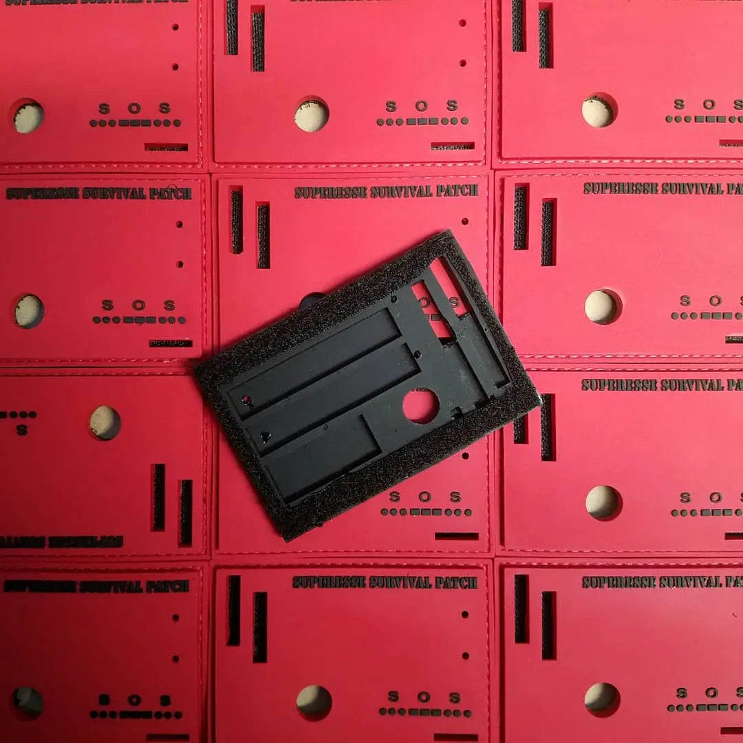 Superesse Survival Patch: Compartmentalized Micro EDC and Survival Kit Superesse Straps LLC