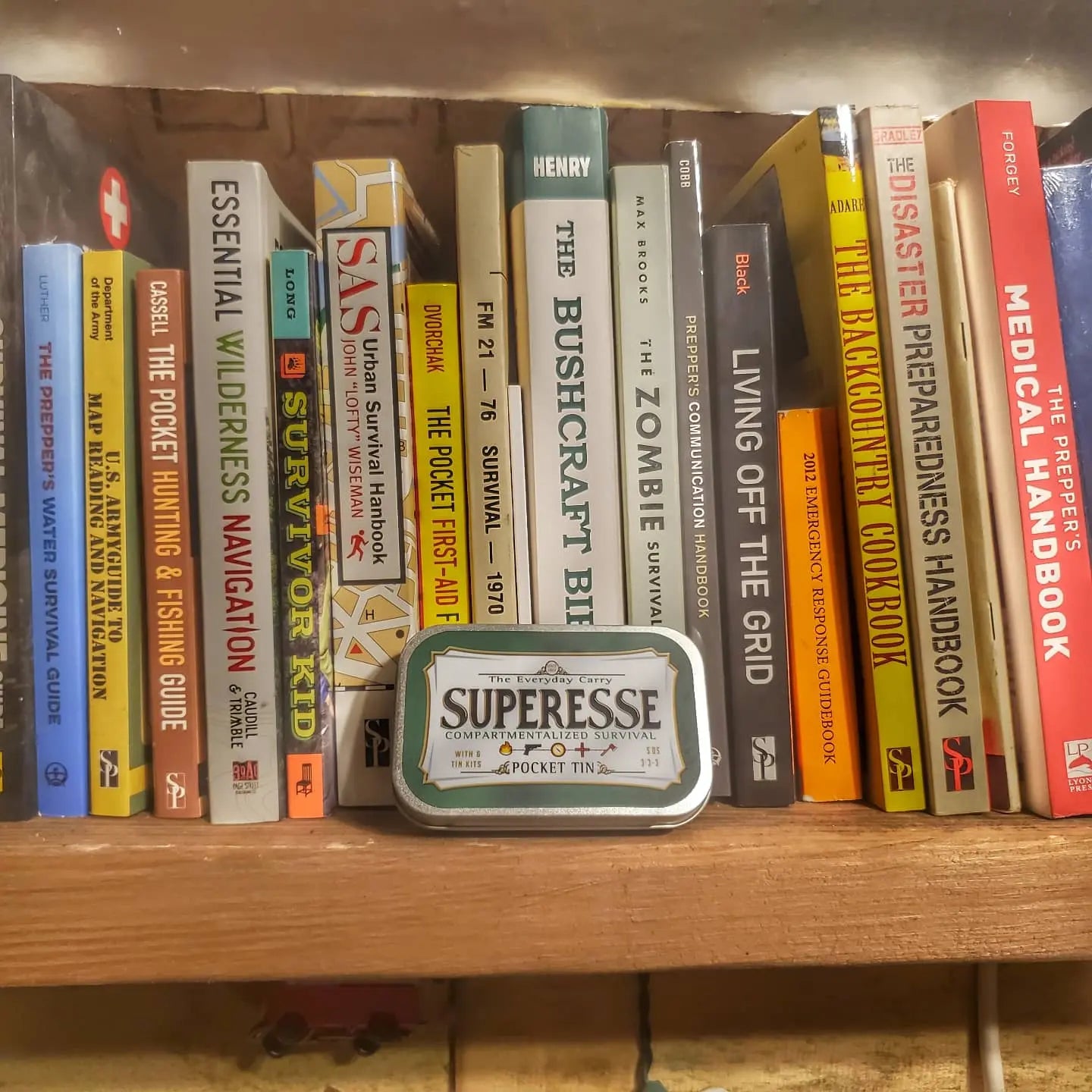 EDC Pocket Tin - Compartmentalized Survival Kits Superesse Straps LLC