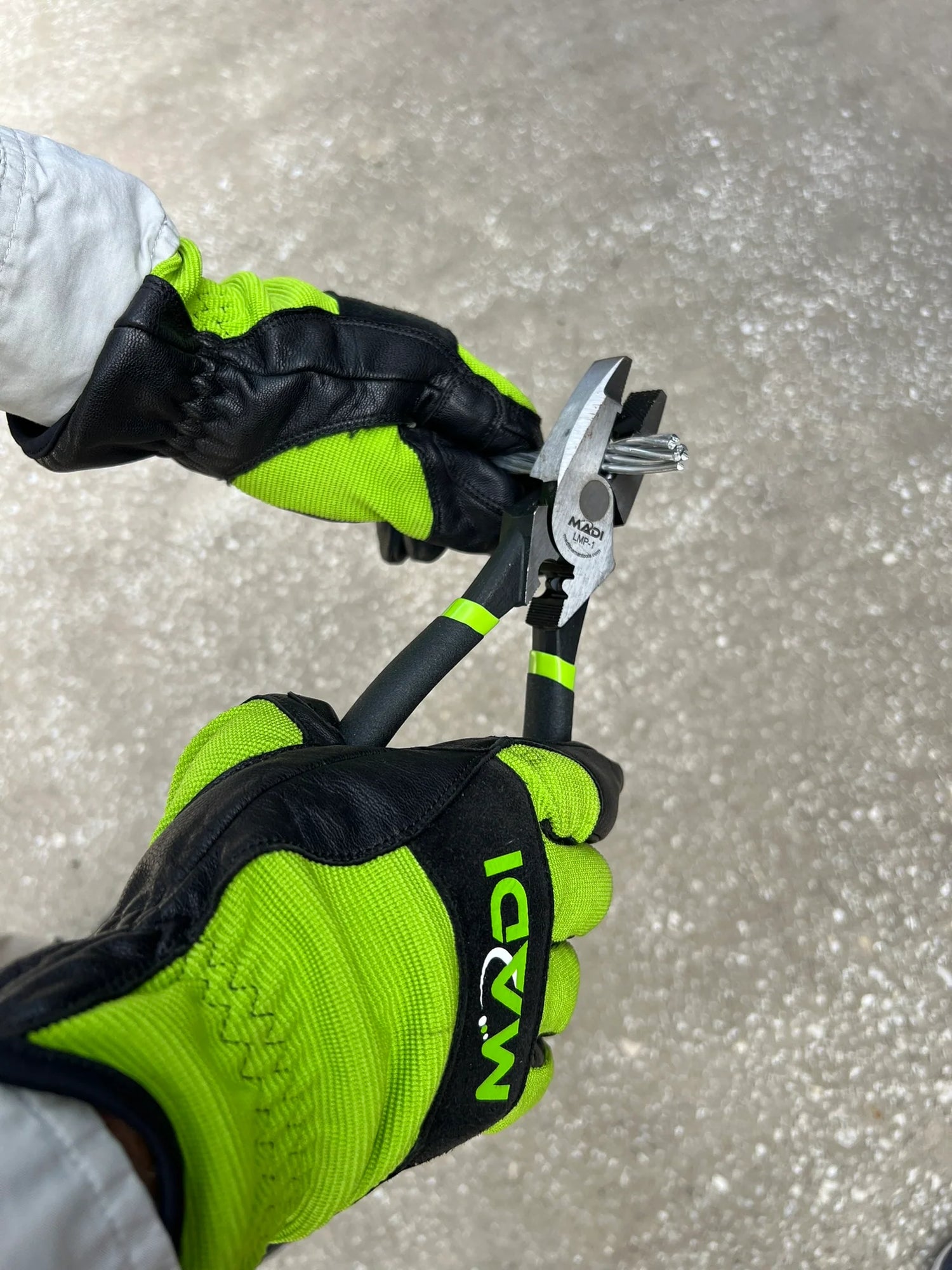 Madi - 9″ High Leverage Lineman Pliers