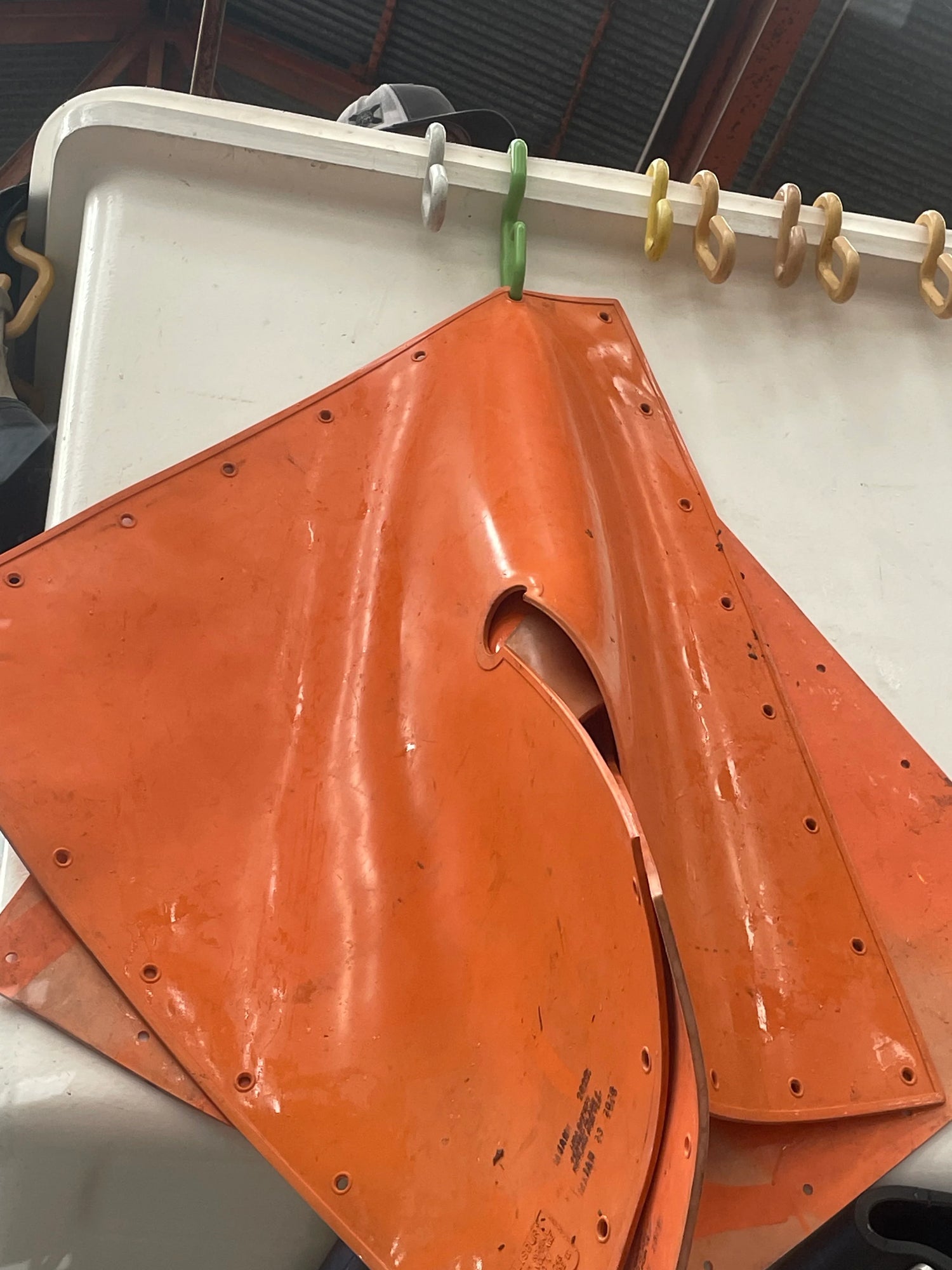 Madi - Double Safety Bucket Hook