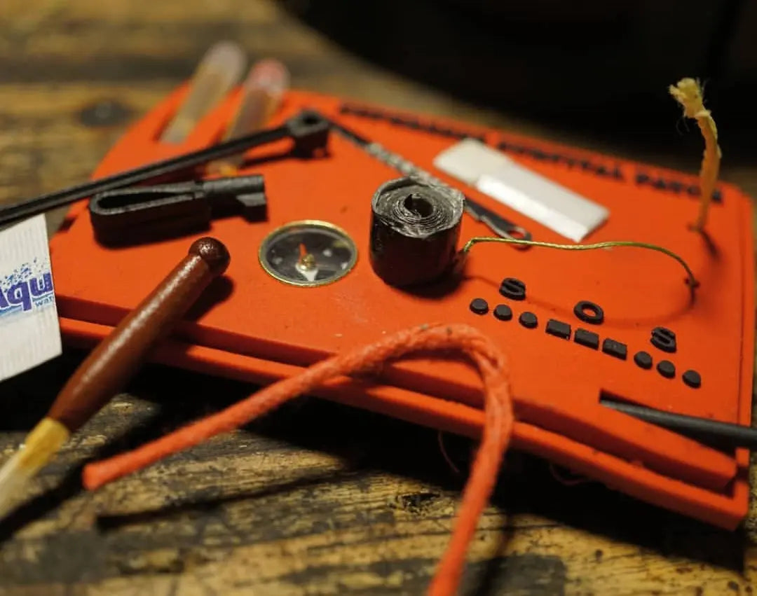 Superesse Survival Patch: Compartmentalized Micro EDC and Survival Kit Superesse Straps LLC